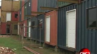 A look inside the container houses.flv